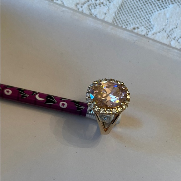 Elegant Camrose and Kross pink and gold JBK collection ring. - Picture 2 of 2